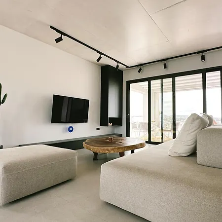Olo Luxury Penthouse By 8essentially Hriszí Aktí Haniá